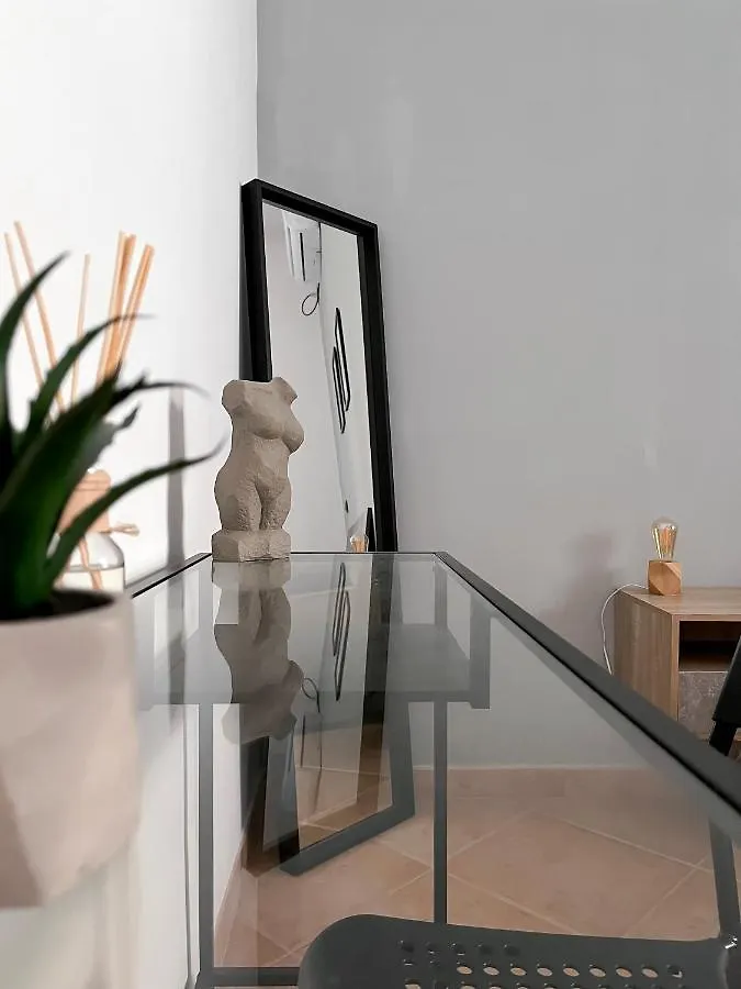 Nea Apartment Roma 0*,
